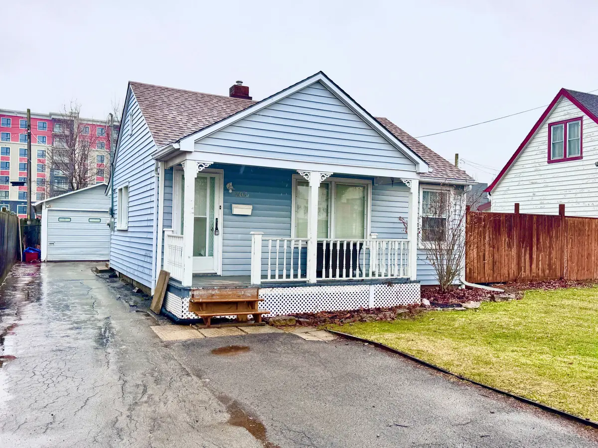 305 Crowland AVE, Welland, ON L3B 1X5