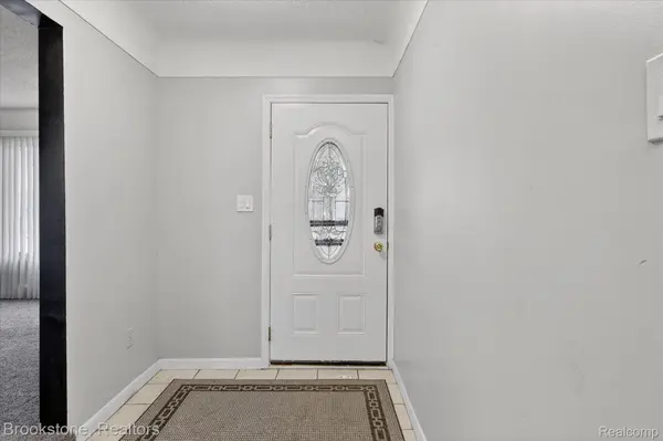 2555 W Boston BLVD, Detroit, MI 48206