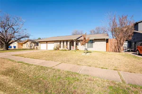 2005 Inverness Drive, Carrollton, TX 75007