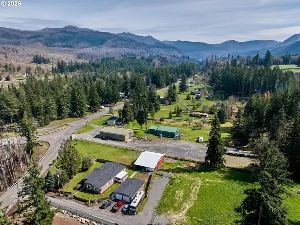 40299 GATES SCHOOL RD, Gates, OR 97346