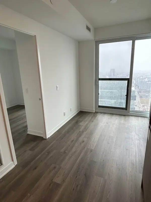 180 Front ST E #4005, Toronto C08, ON M5A 0A9