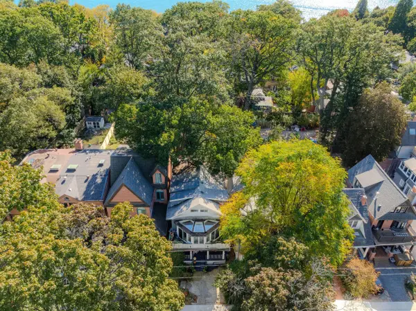 9 Balmy AVE, Toronto E02, ON M4E 1C7