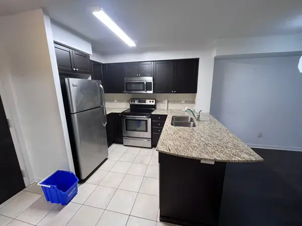 73 King William CRES #512, Richmond Hill, ON L4B 0C2