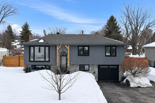 241 Cedar CRES, Barrie, ON L4N 4A6
