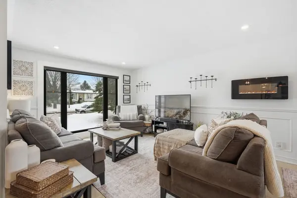 241 Cedar CRES, Barrie, ON L4N 4A6