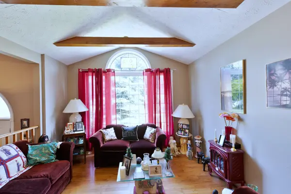 33 Anderson CRES, Tay, ON L0K 2A0