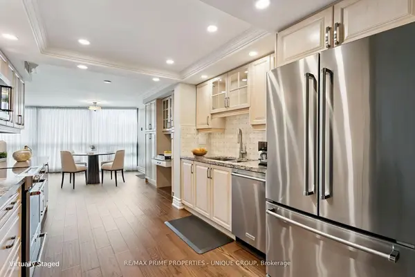 2010 Islington AVE #405, Toronto W09, ON M9P 3S8