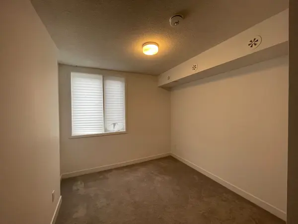 1141 Cooke BLVD #403, Burlington, ON L7T 0C3