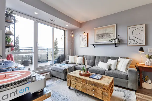 1 Neighbourhood LN #606, Toronto W07, ON M8Y 0C2