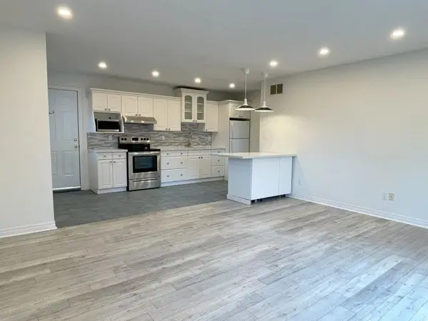 2116 Mountainside DR #Unit 2, Burlington, ON L7P 1B2