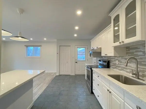 2116 Mountainside DR #Unit 2, Burlington, ON L7P 1B2