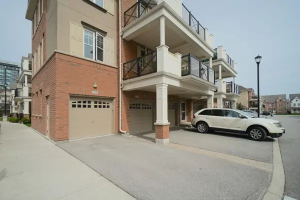 269 Georgian DR #312, Oakville, ON L6H 0L1