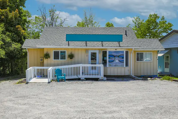 7 Kingsway DR, Kawartha Lakes, ON K0M 1A0