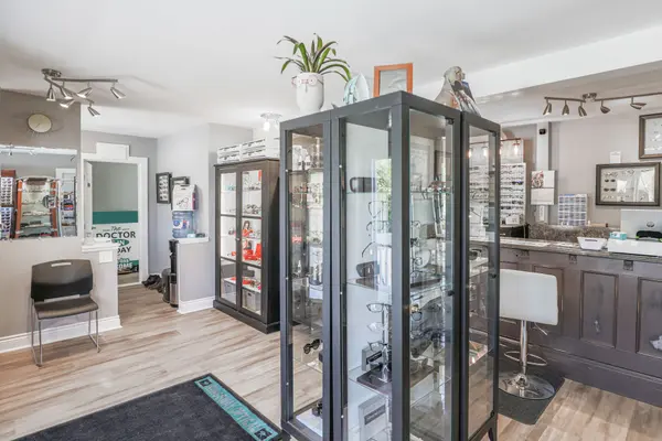 7 Kingsway DR, Kawartha Lakes, ON K0M 1A0