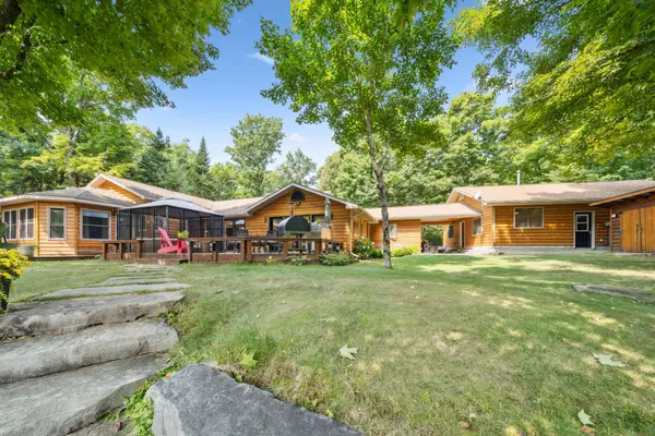 1319 Wolf CIR, Algonquin Highlands, ON P0A 1E0