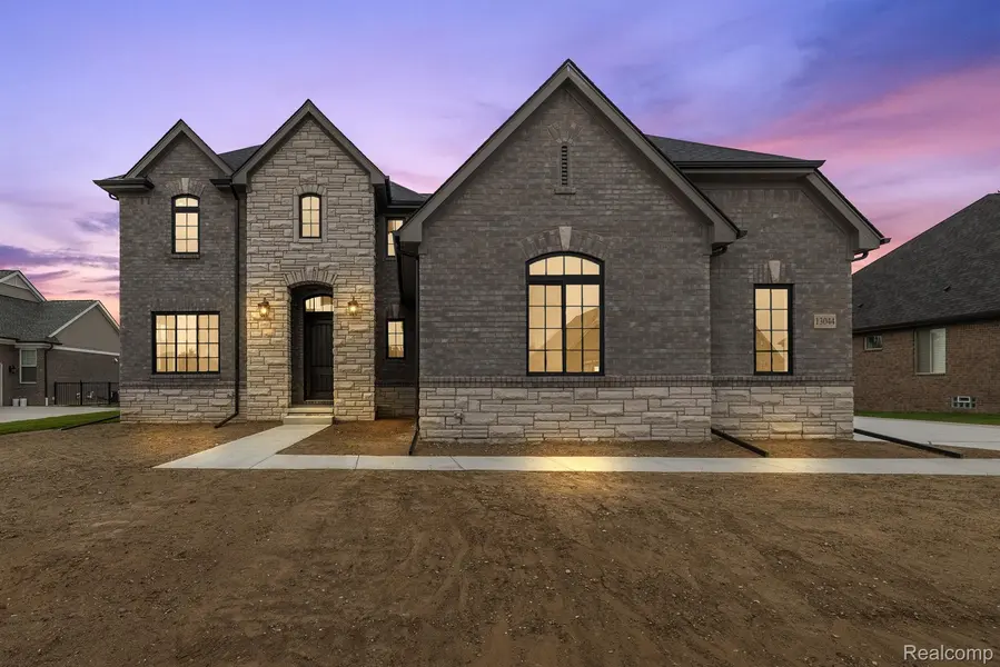 2166 Heidi Dr, Addison Township, MI 48370