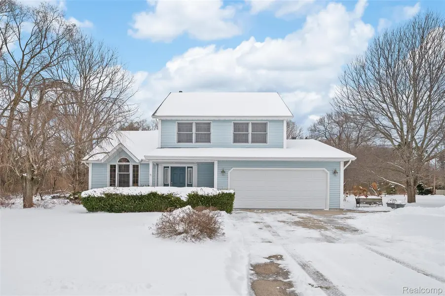 1928 Orchard DR, Stevensville Village, MI 49127