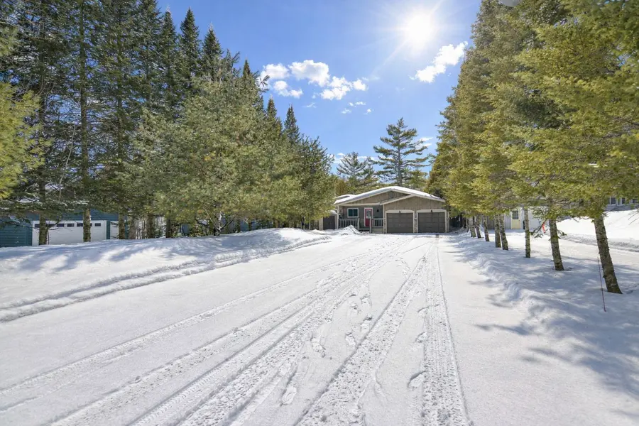 3609 Riverdale DR, Severn, ON L0K 2B0