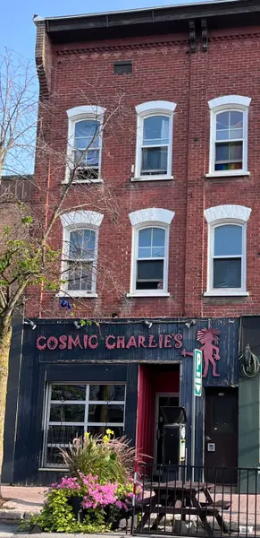 168 Charlotte ST #3, Peterborough, ON K9J 2T8