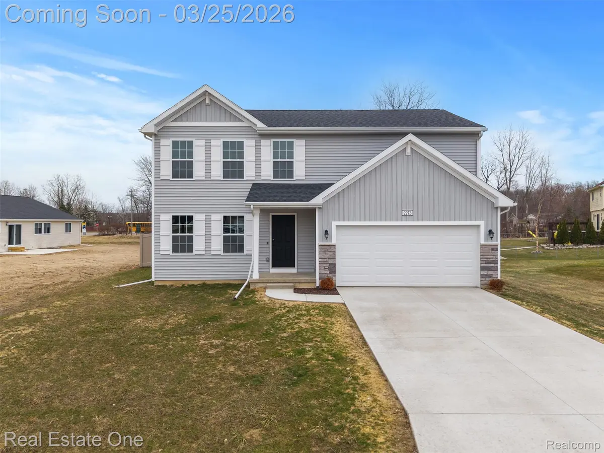 2273 Apple Tree DR, Burton, MI 48519