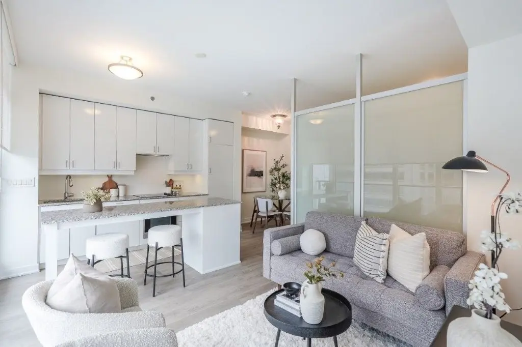 426 University AVE #2210, Toronto C01, ON M5G 1S9