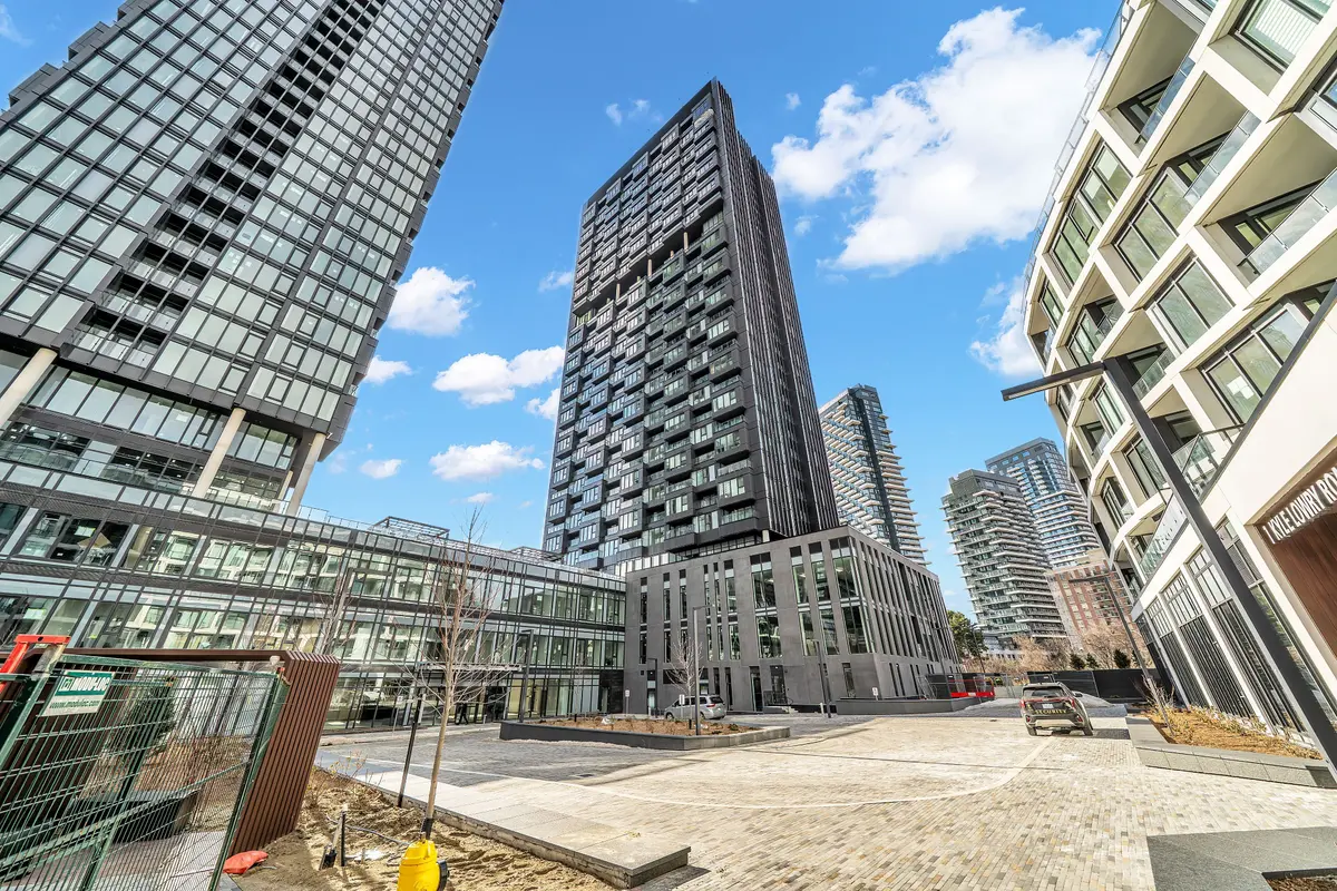 1 Quarrington LN #2401, Toronto C13, ON M3C 0S4