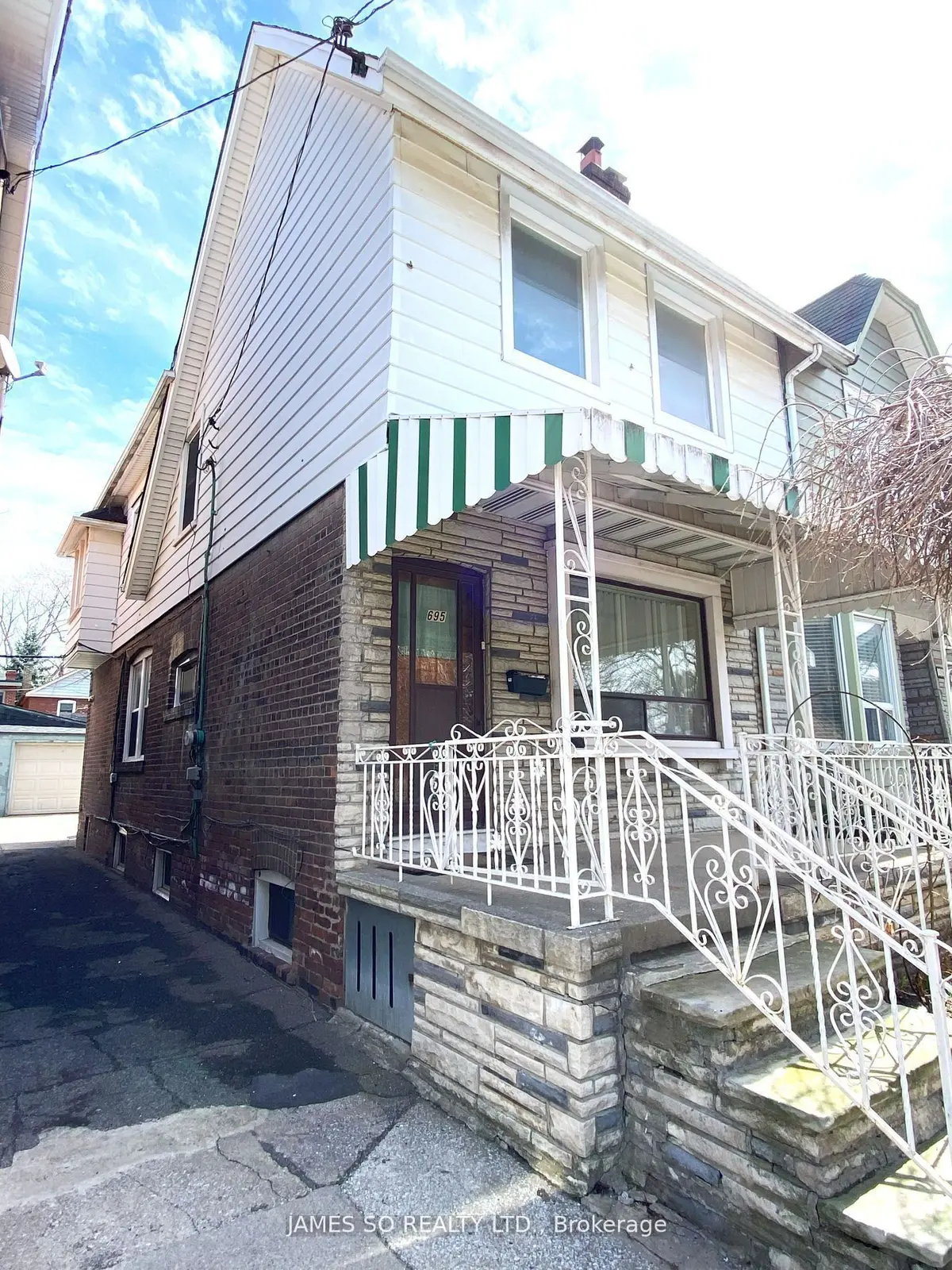 695 Greenwood AVE #Bsmt, Toronto E03, ON M4J 4B6
