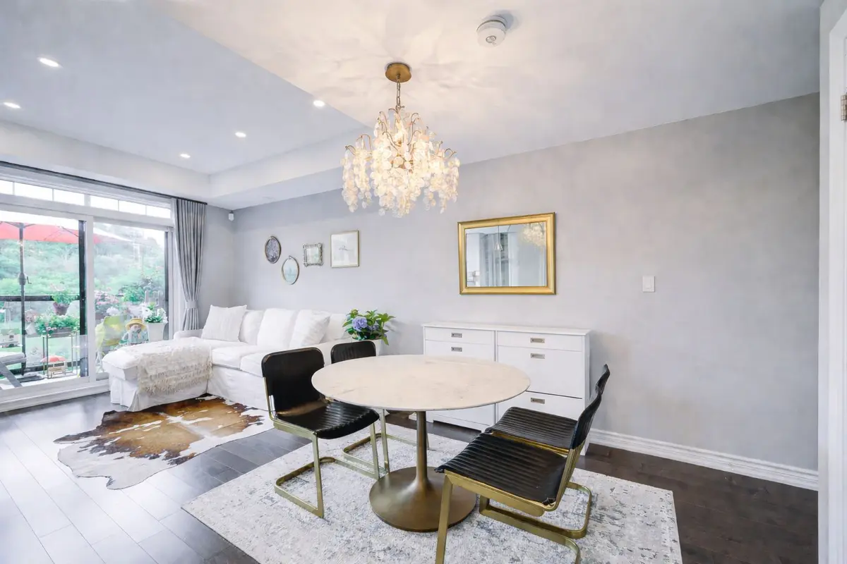 196 Pine Grove RD #3, Vaughan, ON L4L 0H8