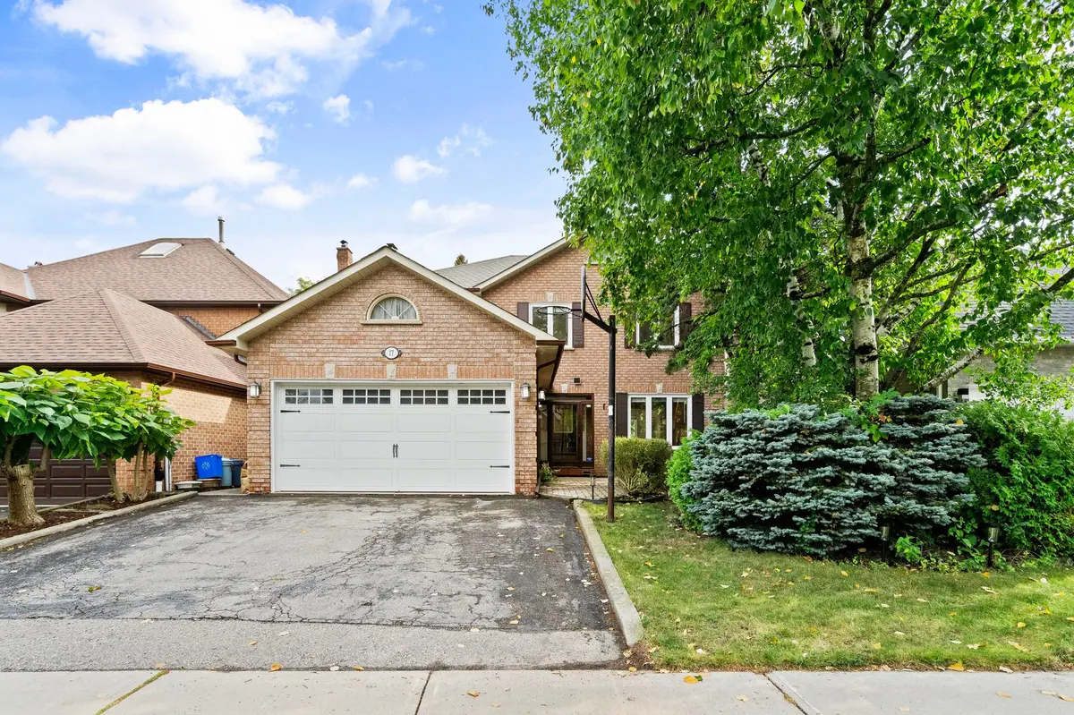 17 Gordon Rowe CRES, Richmond Hill, ON L4C 8S3