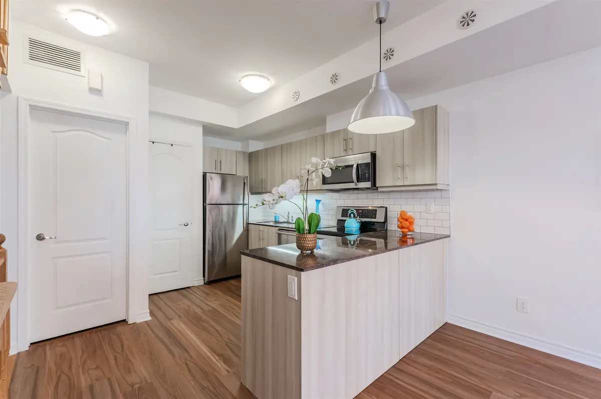 68 Winston Park BLVD #50, Toronto W05, ON M3K 1C3