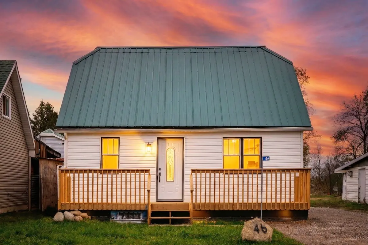 46 Young ST, Hastings Highlands, ON K0L 2S0