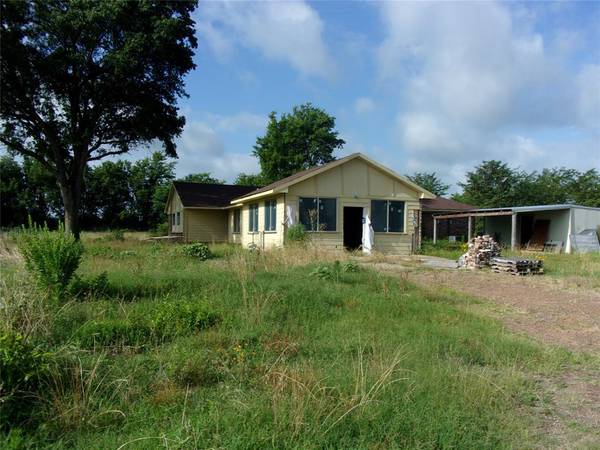 350 CR 1110,  Brashear,  TX 75420