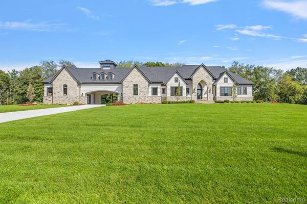 70501 Renata CT, Bruce Twp, MI 48065