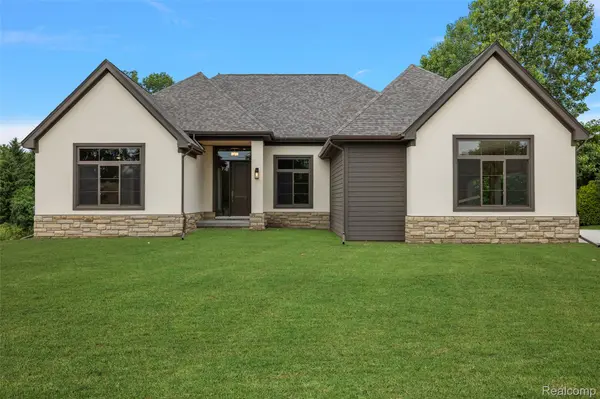 2280 Heidi DR, Addison Township, MI 48370