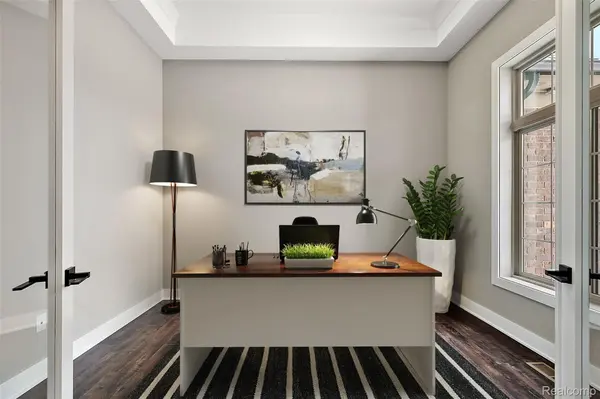 1 Pinery CT, Orion Charter Township, MI 48362