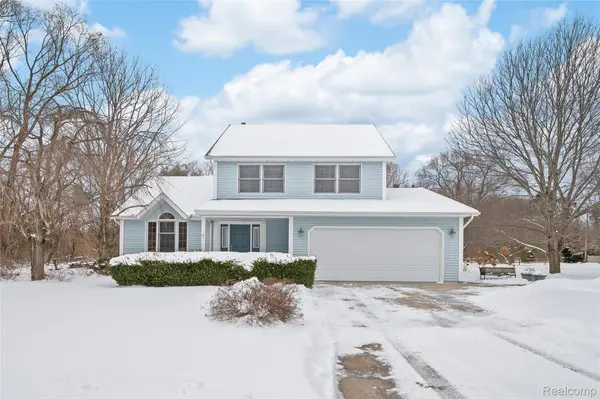 1928 Orchard DR, Stevensville Village, MI 49127