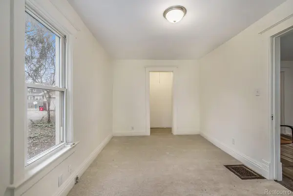 1017 Washtenaw RD, Ypsilanti, MI 48197