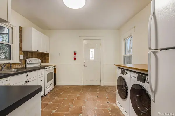 1017 Washtenaw RD, Ypsilanti, MI 48197