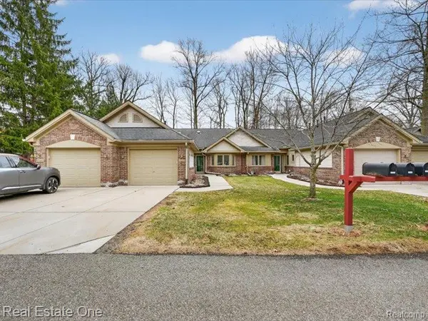 21338 MULBERRY CT #52, Farmington Hills, MI 48336