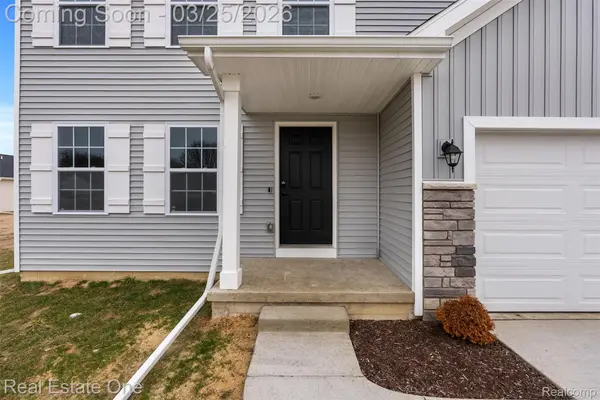 2273 Apple Tree DR, Burton, MI 48519