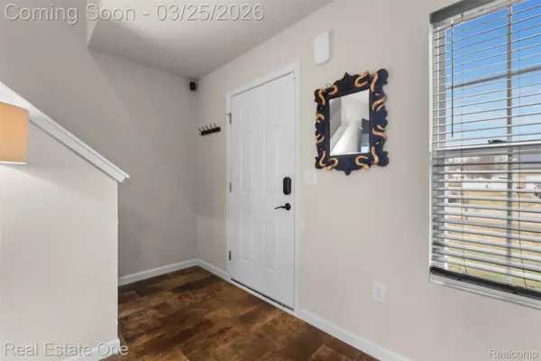 2273 Apple Tree DR, Burton, MI 48519