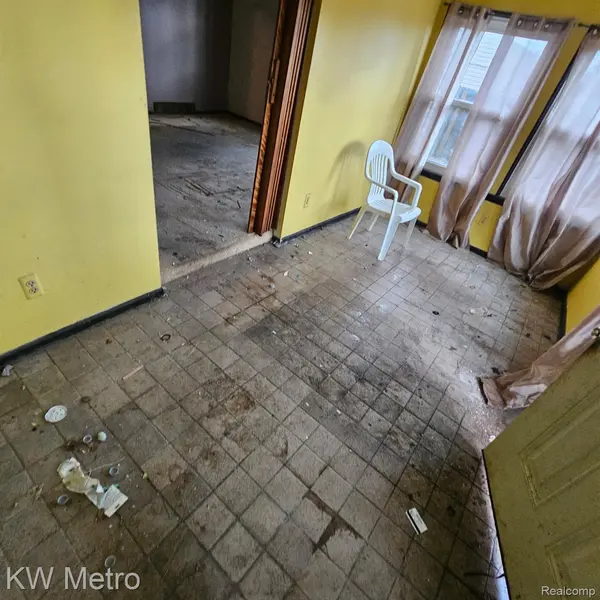 1450 Flamingo, Wixom, MI 48393