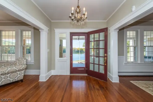 1 Brook Valley Ter, Kinnelon Boro, NJ 07405