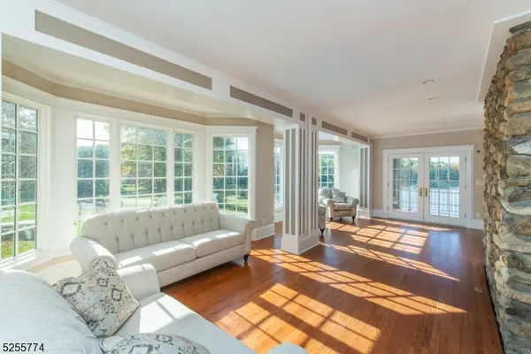 1 Brook Valley Ter, Kinnelon Boro, NJ 07405