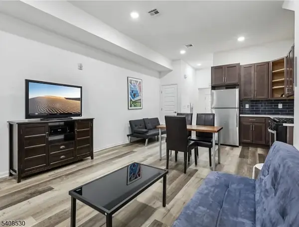 430 Ocean Ave #1L, Jersey City, NJ 07305