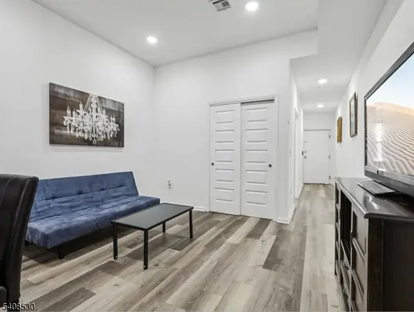 430 Ocean Ave #1L, Jersey City, NJ 07305