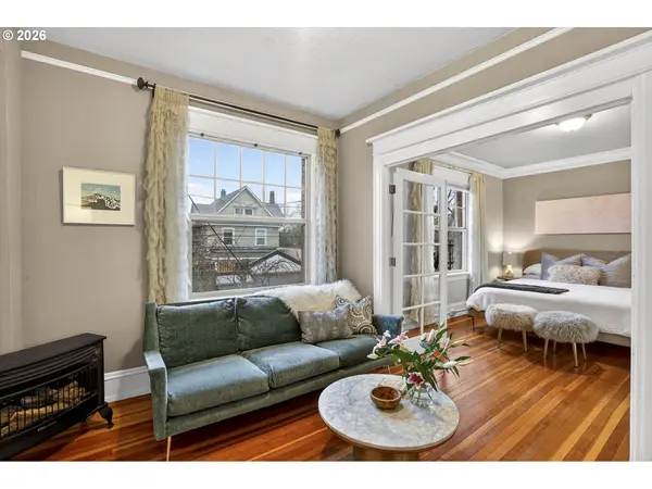 2109 NW IRVING ST #205, Portland, OR 97210