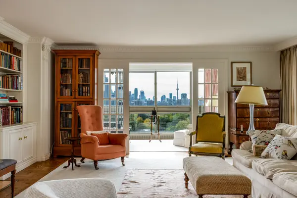 63 St Clair AVE W #Suite 1002, Toronto C02, ON M4V 2Y9