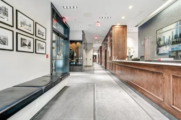 426 University AVE #2210, Toronto C01, ON M5G 1S9