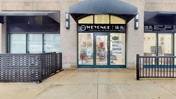 909 Yonge ST #27-28, Toronto C09, ON M4W 2H2